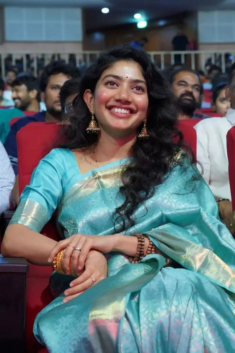 Indian Actress Sai Pallavi Stills in Blue Saree